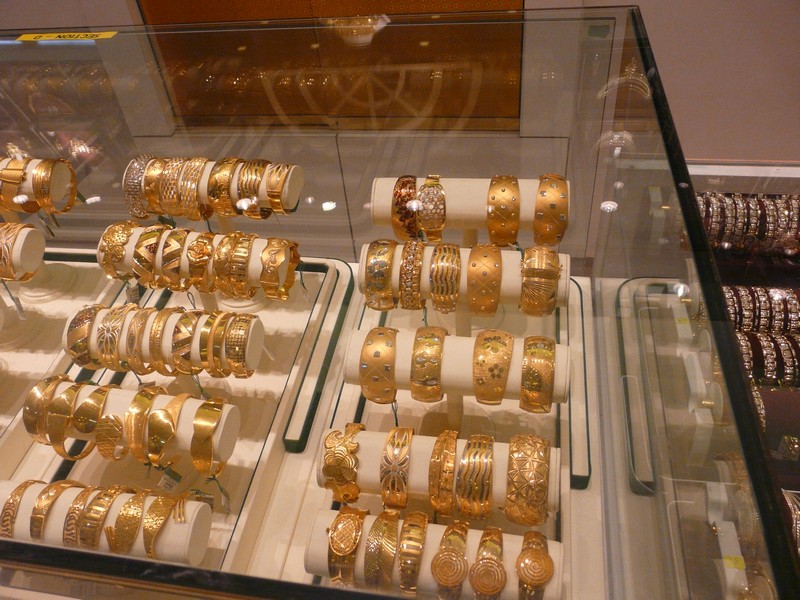 P1090299 Gold Bracelets in Mustafa Center