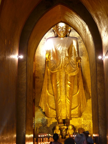 P1100854 Bagan temple