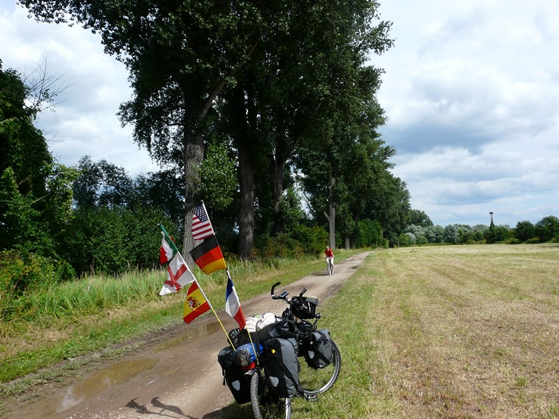P1160179 Rhine Bike Trail