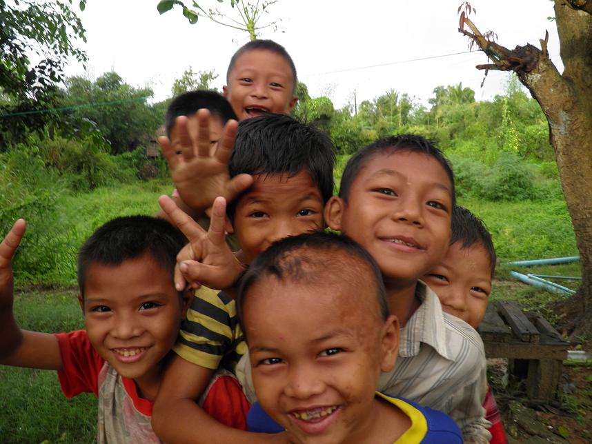 PA091016 Burmese Children